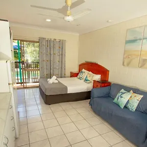 Motel Tropical Palms & 4wd Hire, Picnic Bay