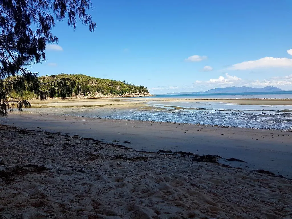 Arcadia Beach Guest House And Car Hire