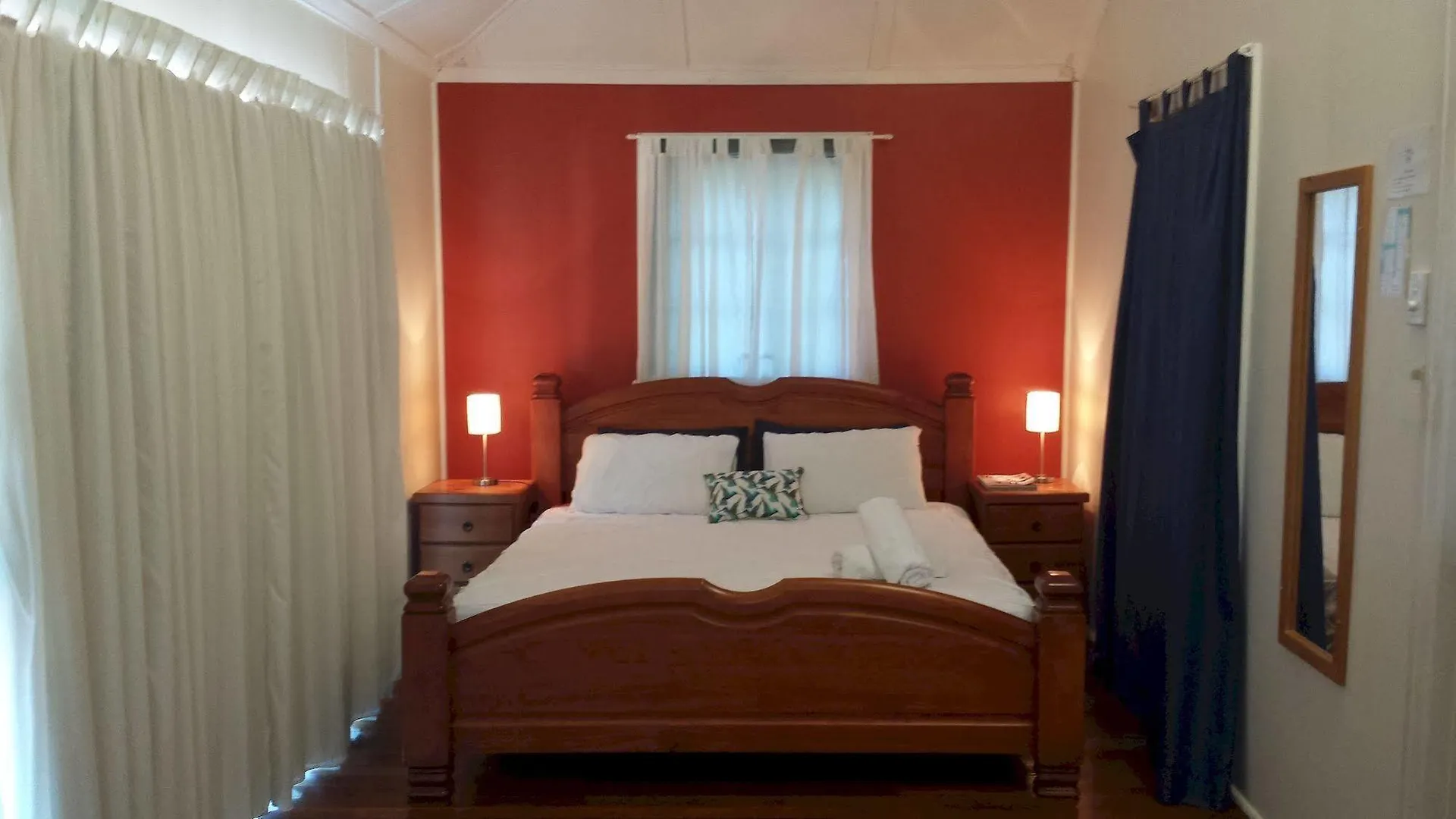 Arcadia Beach Guest House And Car Hire