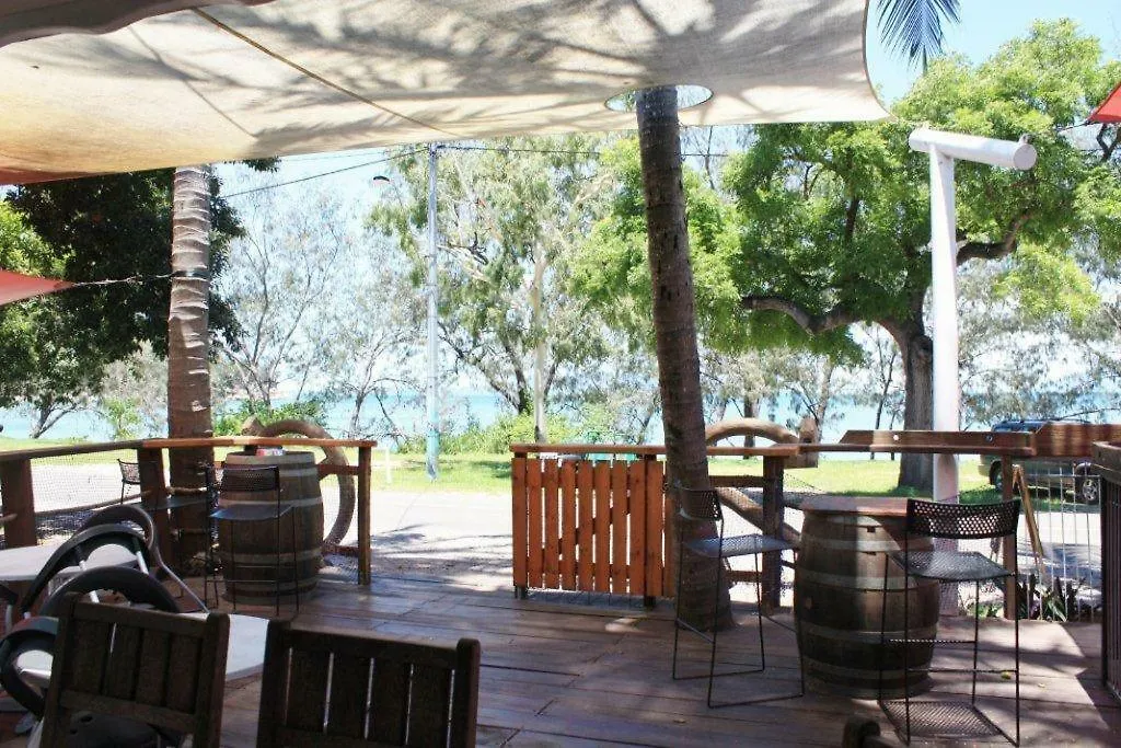 Arcadia Beach Guest House And Car Hire 3*,