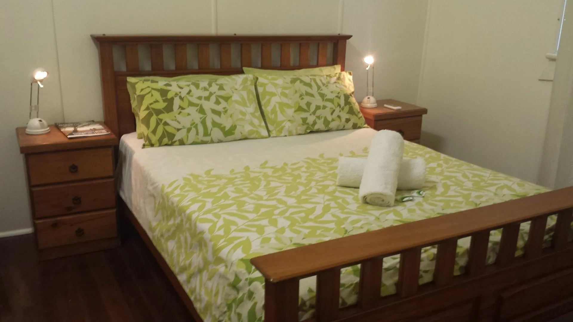 Arcadia Beach Guest House And Car Hire